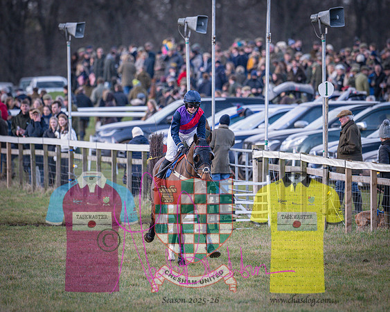 Race 4 - Heythrop and Adjacent Hunts Race (13 of 134)