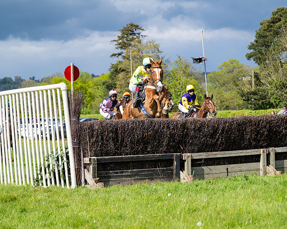 Race 4 -  2M4F Conditions  (36 of 102)