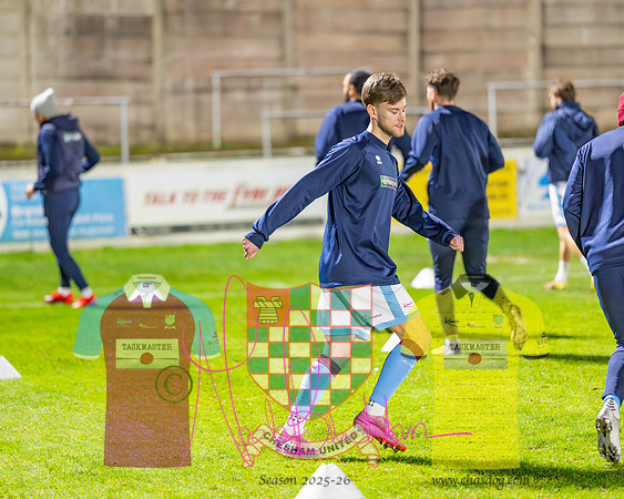 Chesham Utd 0 v 1 Dagenham and Redbridge (9 of 383)