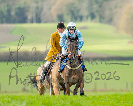 Race 1 - The Four and Five years olds Maiden race over 2m 5f (16 of 105)