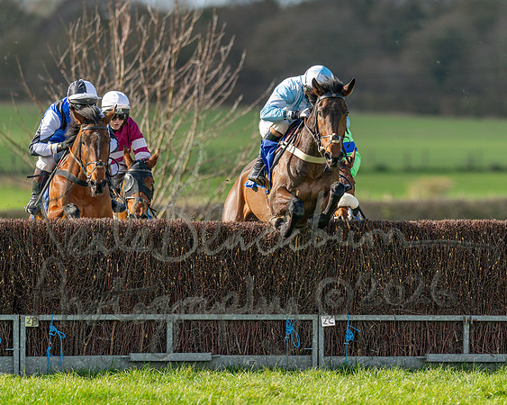 Race 1 - The Four and Five years olds Maiden race over 2m 5f (50 of 105)