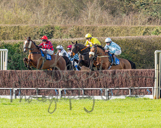 Race 3 - The Maiden Conditions Race over 3 Miles (40 of 118)