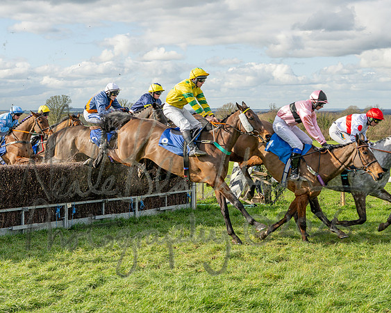 Race 4 - The Jockey Clud0-110 Rated Series Race (31 of 77)