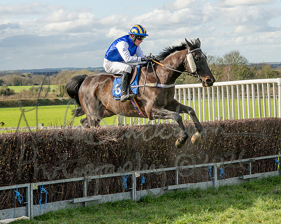 Race 4 - The Jockey Clud0-110 Rated Series Race (34 of 77)