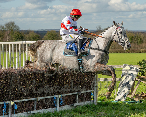 Race 4 - The Jockey Clud0-110 Rated Series Race (45 of 77)