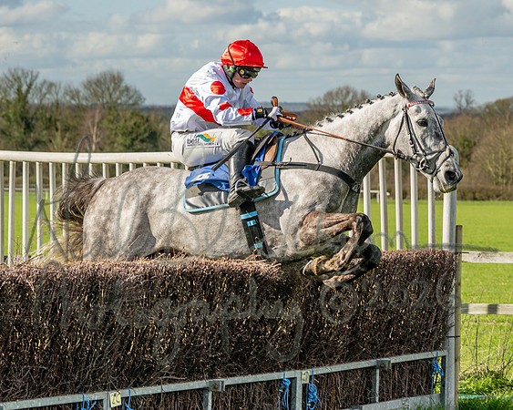 Race 4 - The Jockey Clud0-110 Rated Series Race (44 of 77)