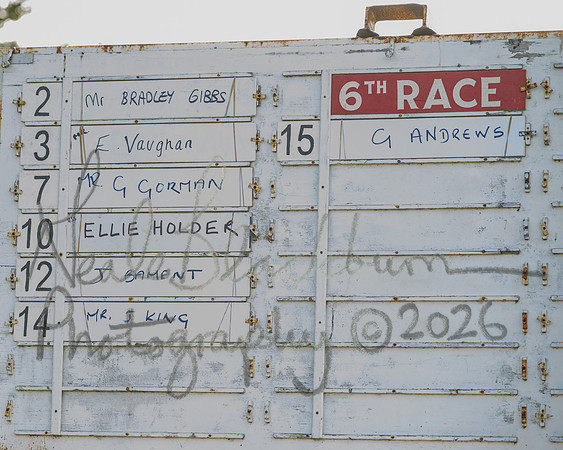 Race 6 - The PPORA Club Members Restricted Race over 2m 5f (1 of 72)