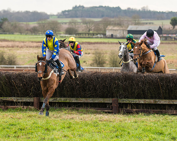 Race 2 - Maiden Div 1 (10 of 64)
