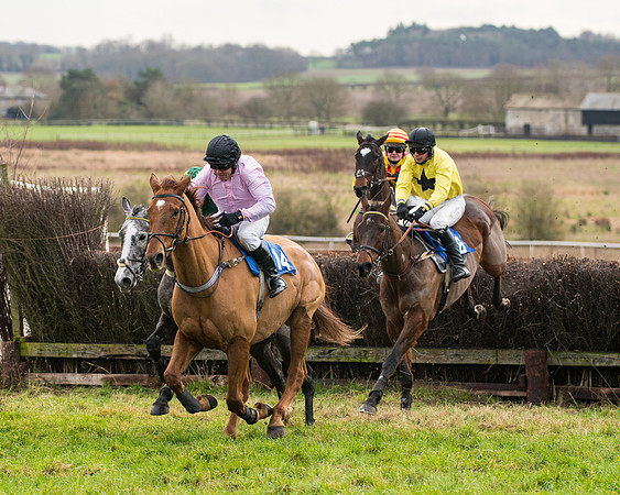 Race 2 - Maiden Div 1 (19 of 64)