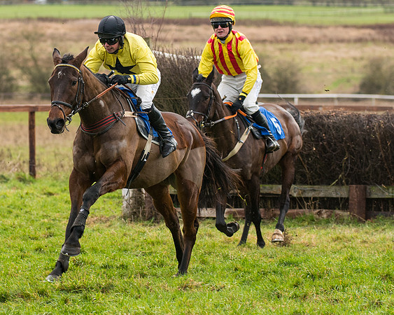 Race 2 - Maiden Div 1 (23 of 64)