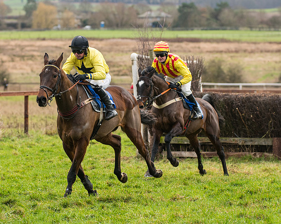 Race 2 - Maiden Div 1 (24 of 64)