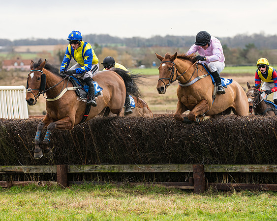 Race 2 - Maiden Div 1 (38 of 64)