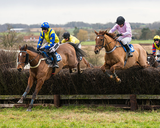 Race 2 - Maiden Div 1 (39 of 64)
