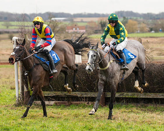 Race 2 - Maiden Div 1 (47 of 64)