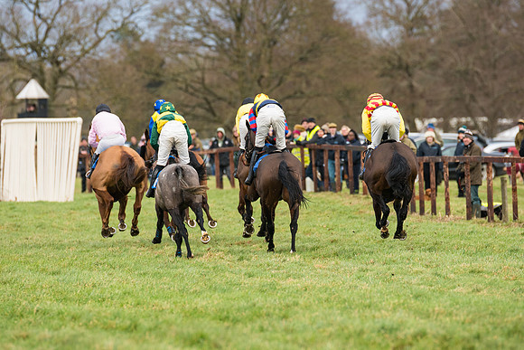 Race 2 - Maiden Div 1 (49 of 64)