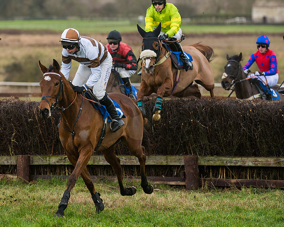 Race 3 - Maiden Div 2 (14 of 55)