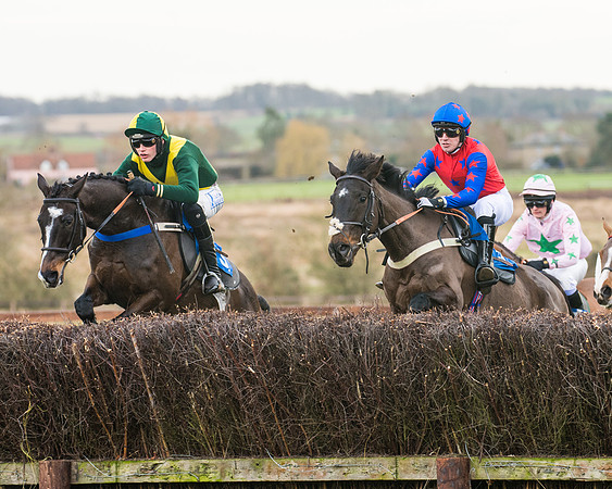 Race 3 - Maiden Div 2 (25 of 55)