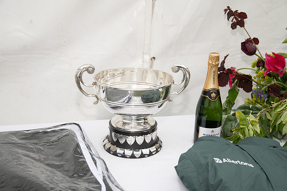 Race 2 - Jockey Club ROR veteran Horse (101 of 104)