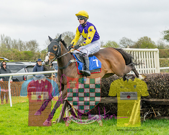 Race 6 - The Fantham Family adjacent Hunts (18 of 61)