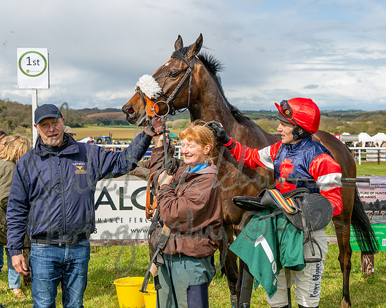 Race 2 - Young Horse Maiden 2m 5f (112 of 117)