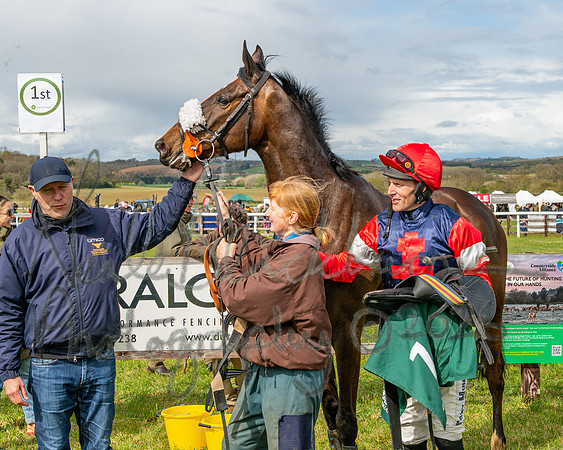 Race 2 - Young Horse Maiden 2m 5f (113 of 117)