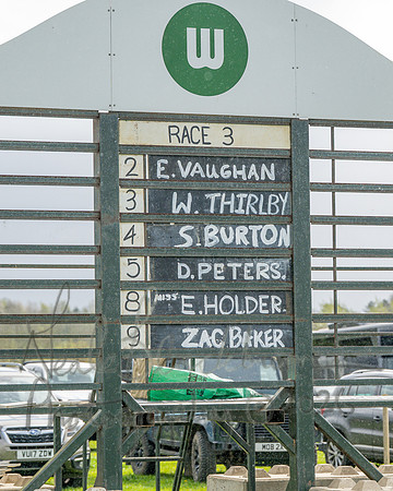 Race 3 - Six and Overs Maiden 3m (1 of 93)