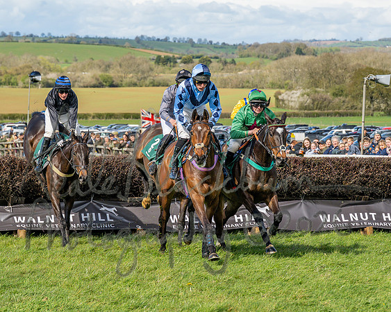 Race 3 - Six and Overs Maiden 3m (39 of 93)