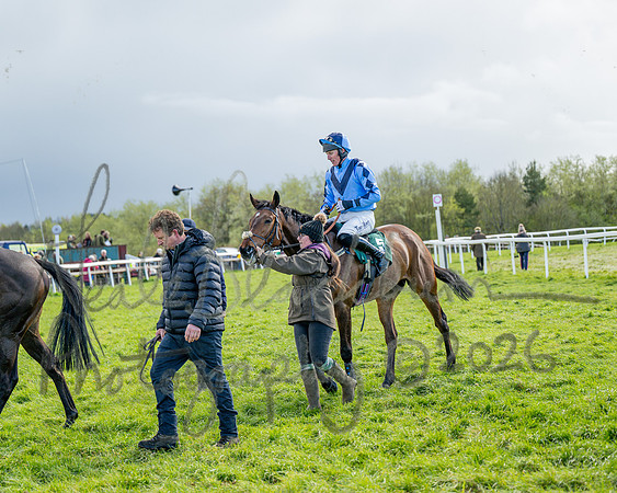 Race 3 - Six and Overs Maiden 3m (73 of 93)