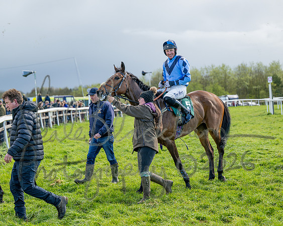Race 3 - Six and Overs Maiden 3m (74 of 93)