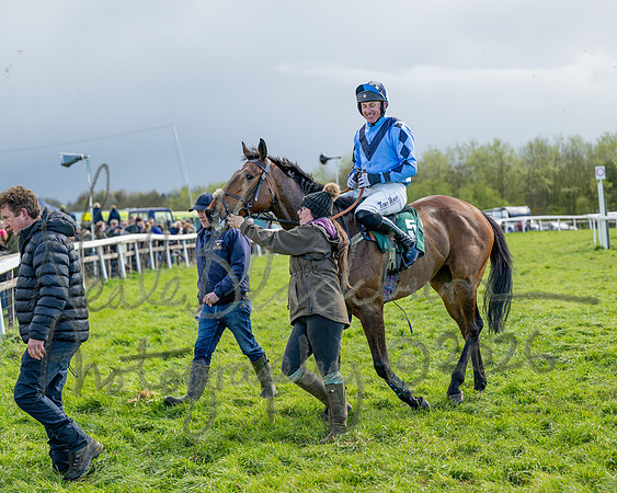 Race 3 - Six and Overs Maiden 3m (75 of 93)