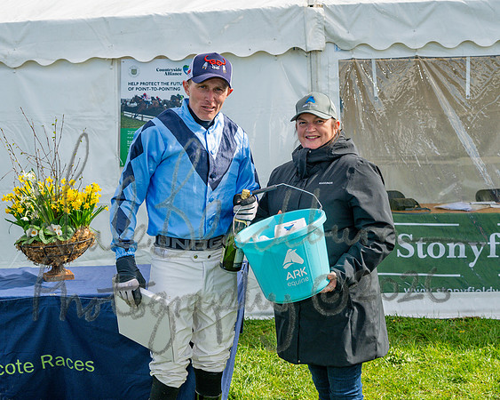 Race 3 - Six and Overs Maiden 3m (93 of 93)