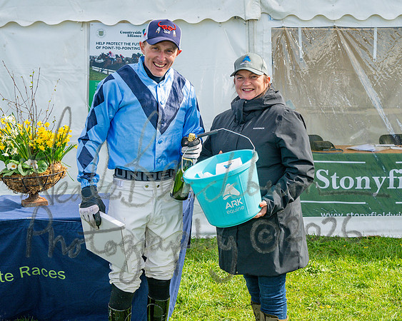 Race 3 - Six and Overs Maiden 3m (92 of 93)