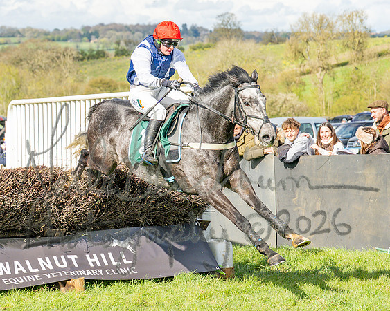 Race 4 - Edgcote Gold Cup (64 of 92)