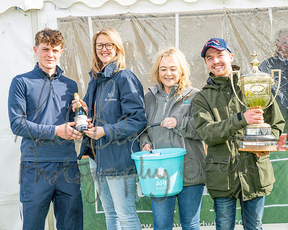 Race 4 - Edgcote Gold Cup (91 of 92)