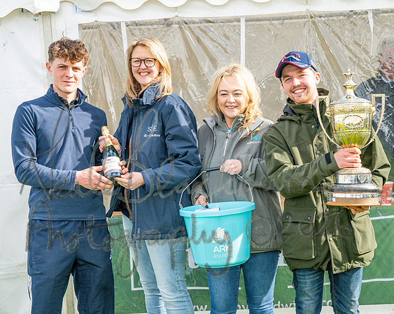 Race 4 - Edgcote Gold Cup (92 of 92)