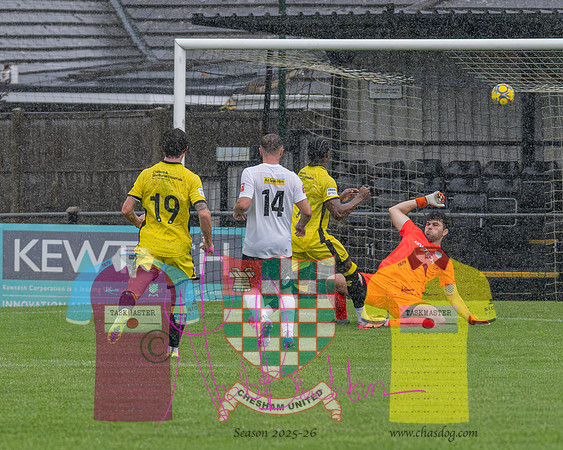 Royston Town 2 v 2 Chesham United (98 of 341)