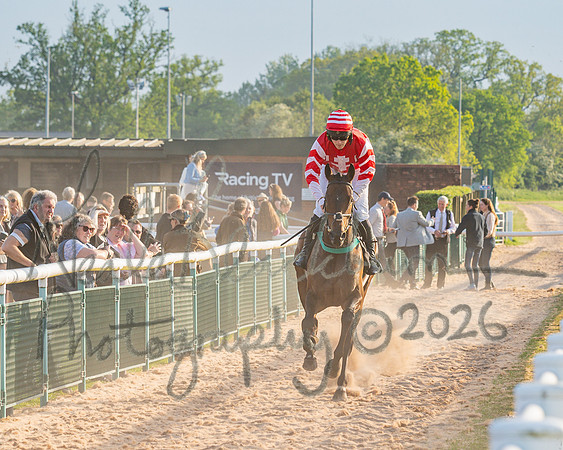 Race 5 - Mares Open (37 of 105)