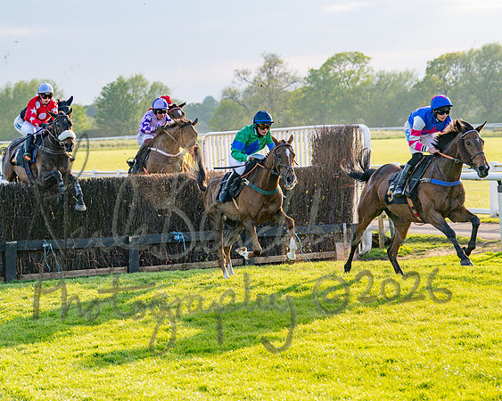 Race 5 - Mares Open (51 of 105)