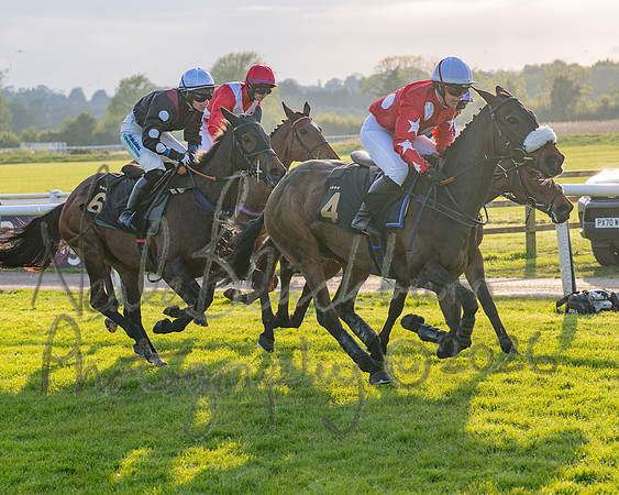 Race 5 - Mares Open (56 of 105)