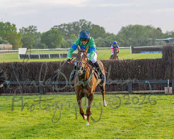 Race 5 - Mares Open (80 of 105)