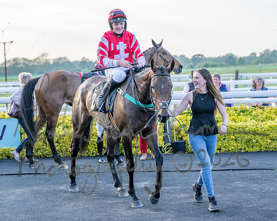 Race 5 - Mares Open (89 of 105)