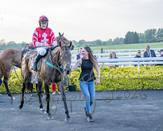 Race 5 - Mares Open (90 of 105)
