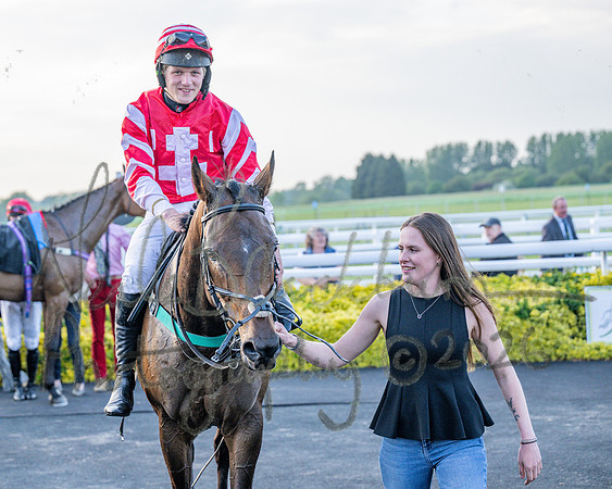 Race 5 - Mares Open (92 of 105)