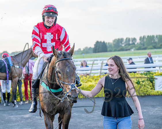 Race 5 - Mares Open (93 of 105)