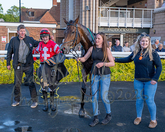 Race 5 - Mares Open (98 of 105)
