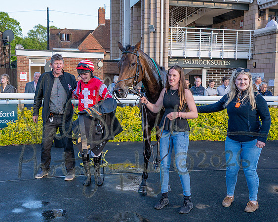 Race 5 - Mares Open (99 of 105)