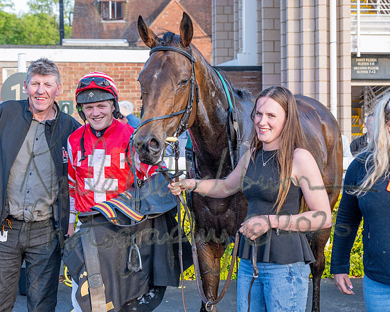 Race 5 - Mares Open (101 of 105)