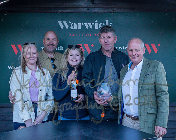 Race 5 - Mares Open (103 of 105)
