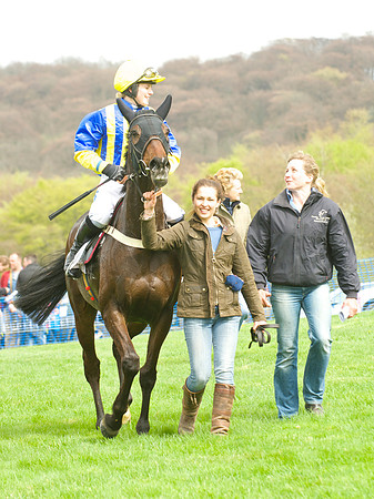Kimblewick Point to Point at Kingston Blount Racecourse on Saturday 12th April 2014