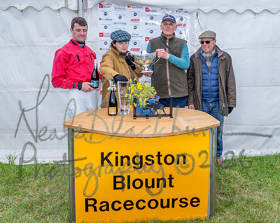 Race 1 - The Highwayman Inn South Midlands Conditions Race (55 of 56)